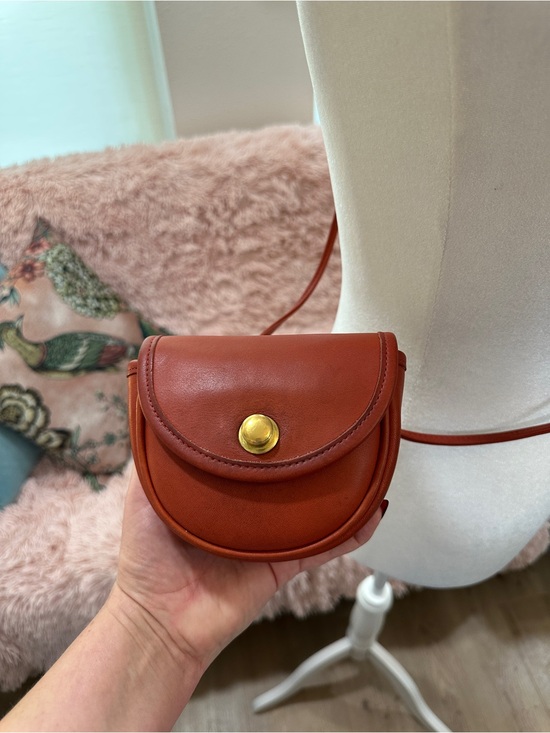 Coach Handbags - Vintage Coach Orange Small Half Moon Crossbody Bag Gold Hardware Style K4G‑9826
